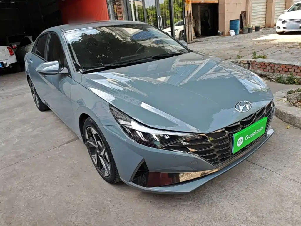 Hyundai Elantra 2022