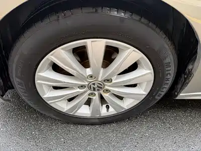 Volkswagen Sagitar 2014