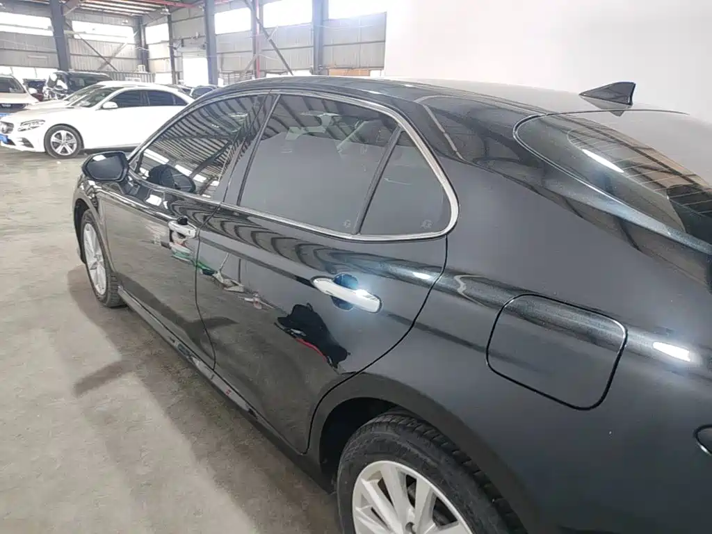 Toyota Camry 2022 — фото 23