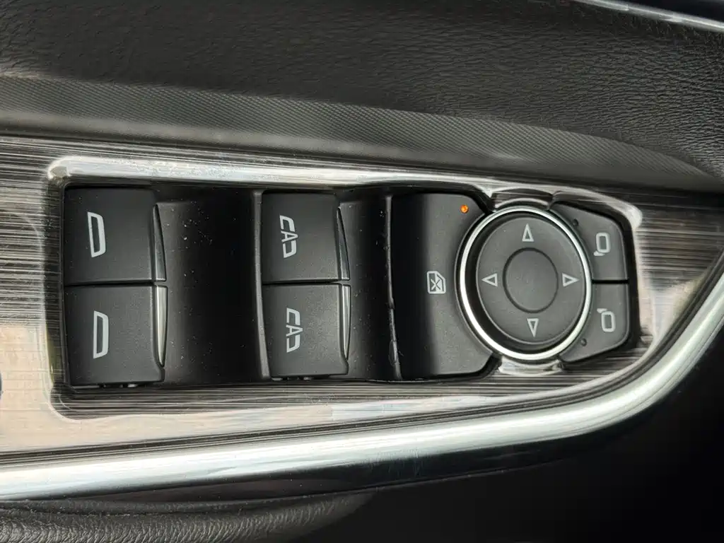 Cadillac XT4 2019 — фото 17