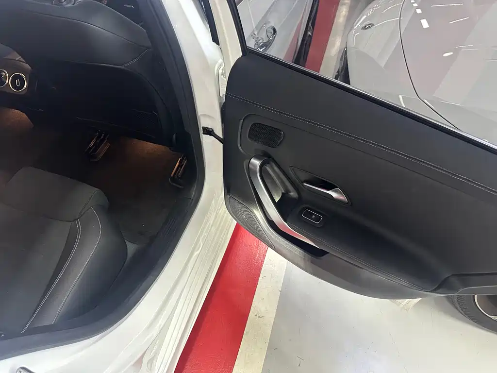Mercedes-Benz A-Class 2020 — фото 15