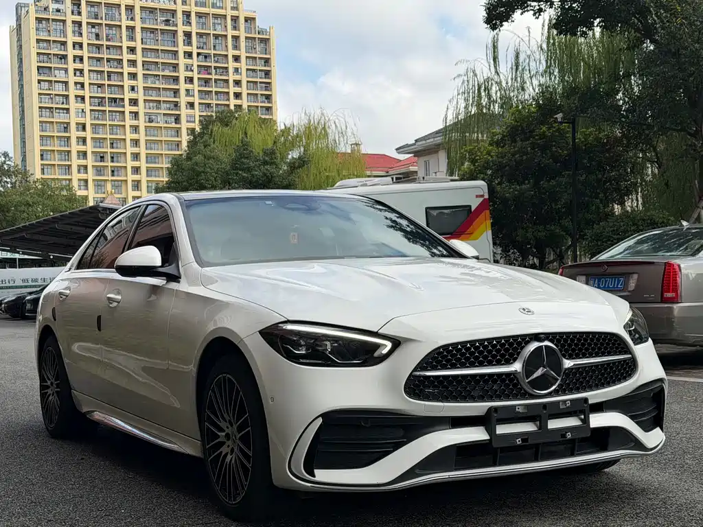 Mercedes-Benz C-Class 2025