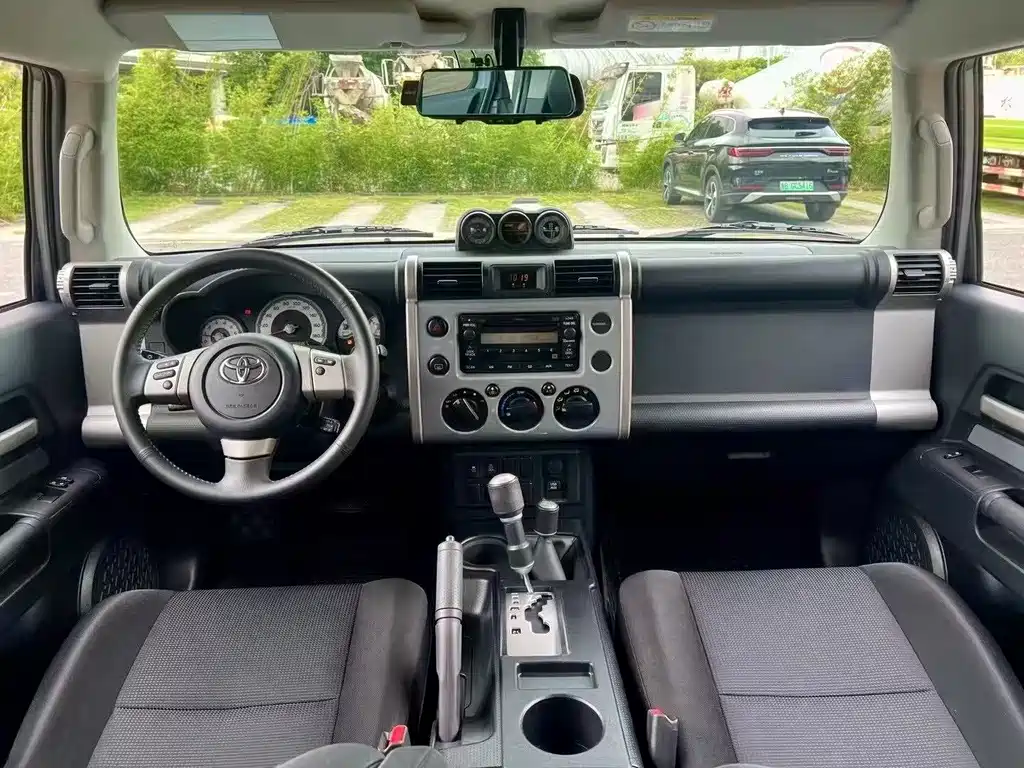 Toyota FJ Cruiser 2019 — фото 5