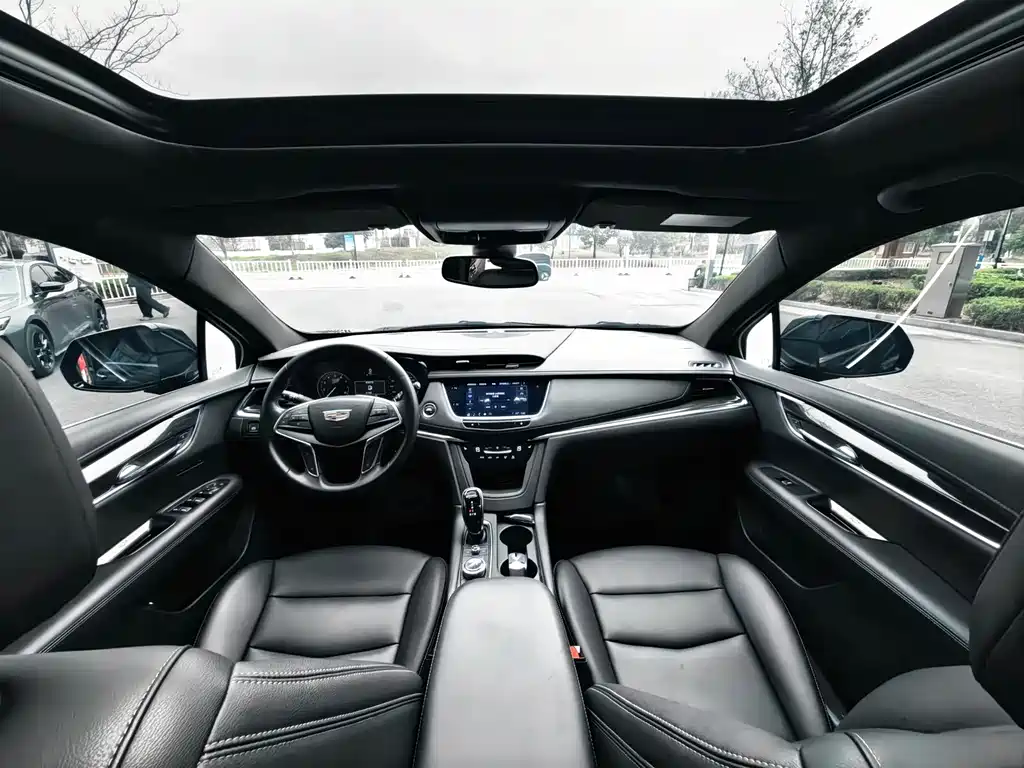 Cadillac XT5 2022 — фото 11