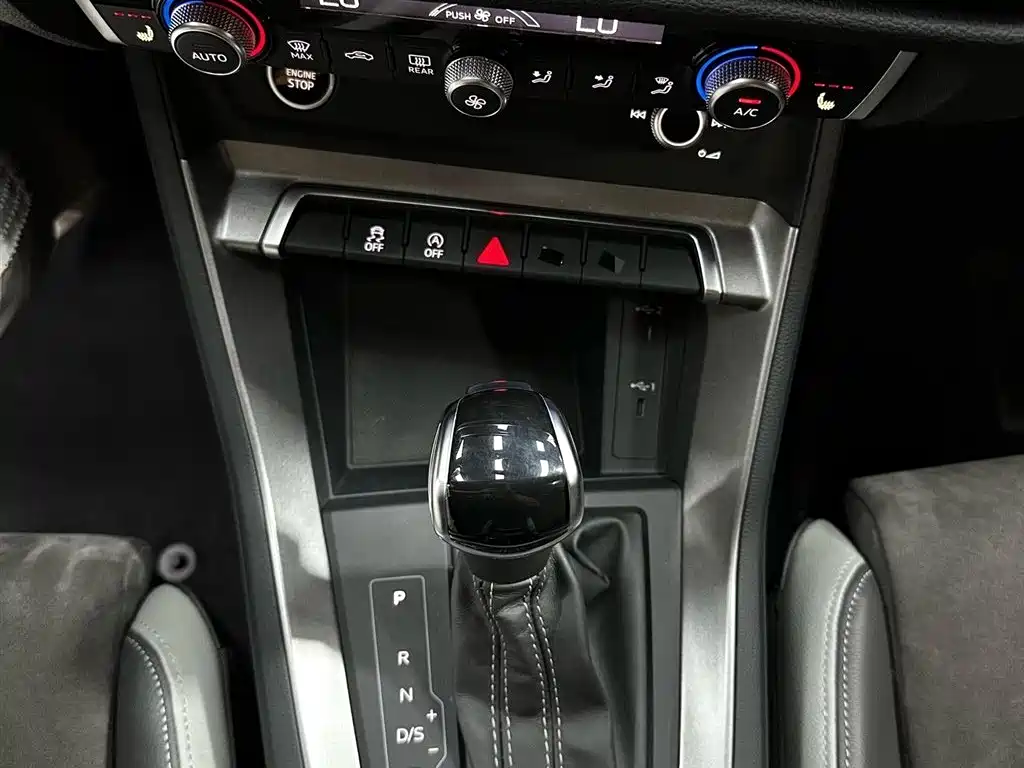 Audi Q3 2022 — фото 15
