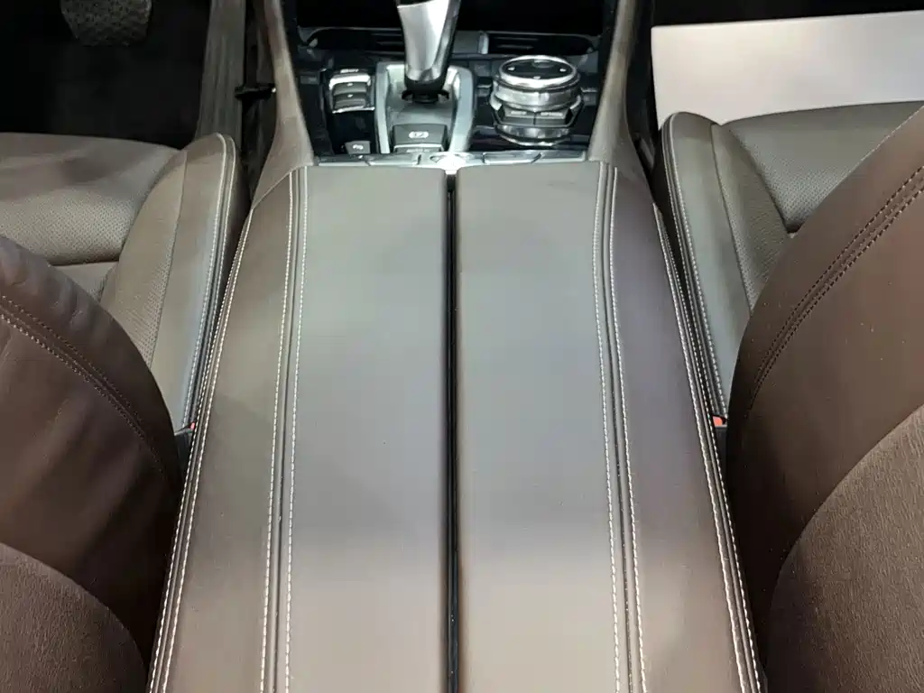 BMW 5 Series GT 2014 — фото 11