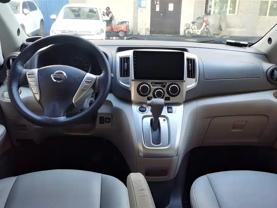 Nissan NV200 2018 — фото 12