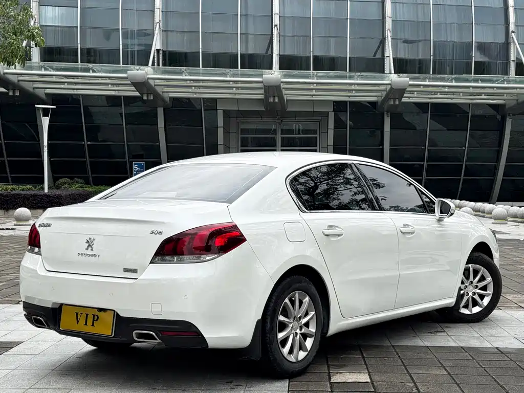 Peugeot 508 2016 — фото 20