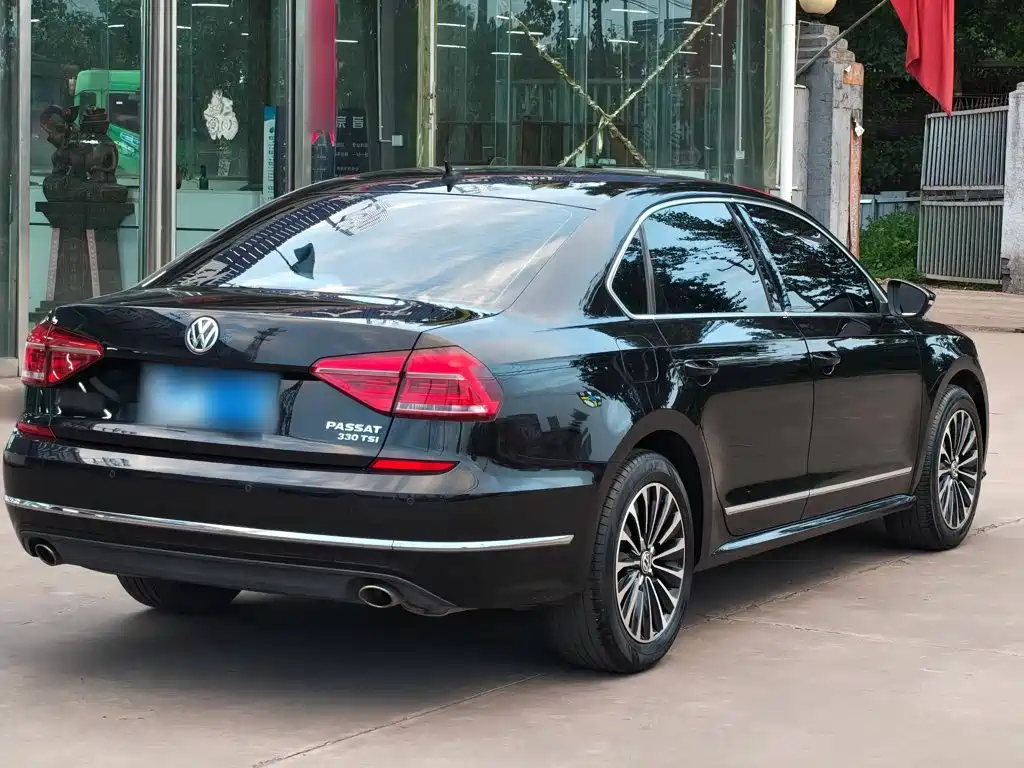 Volkswagen Passat 2019 — фото 12