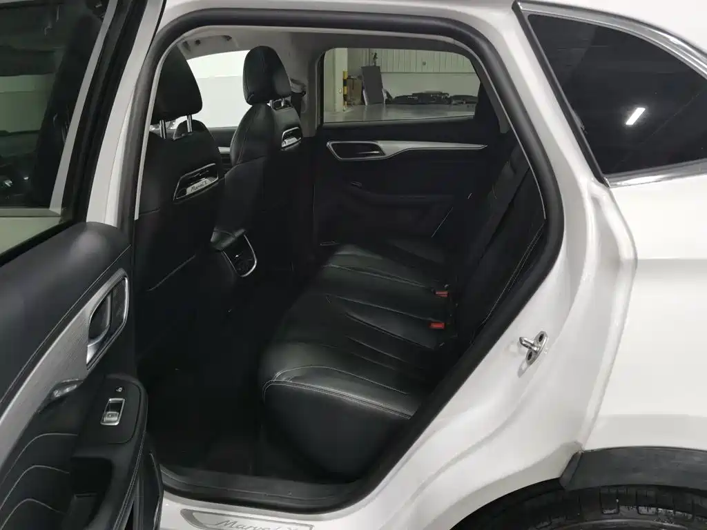 Roewe MARVEL X 2018 — фото 15