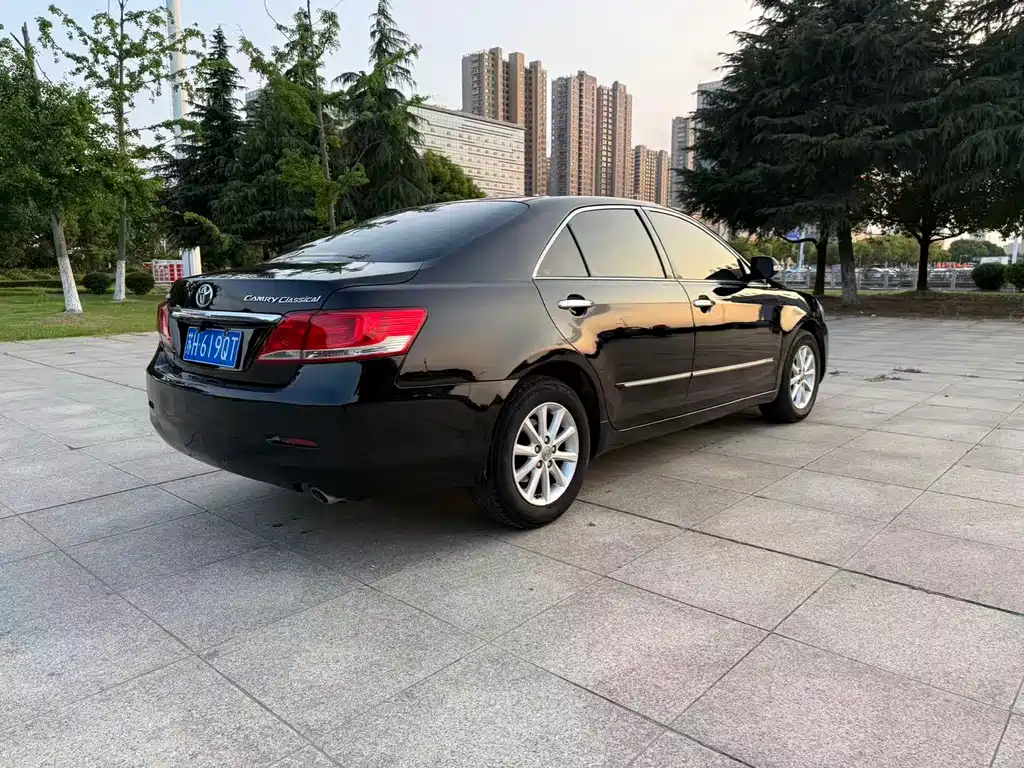 Toyota Camry 2015 — фото 7