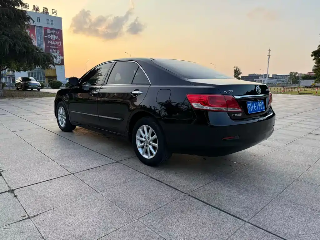Toyota Camry 2015 — фото 9