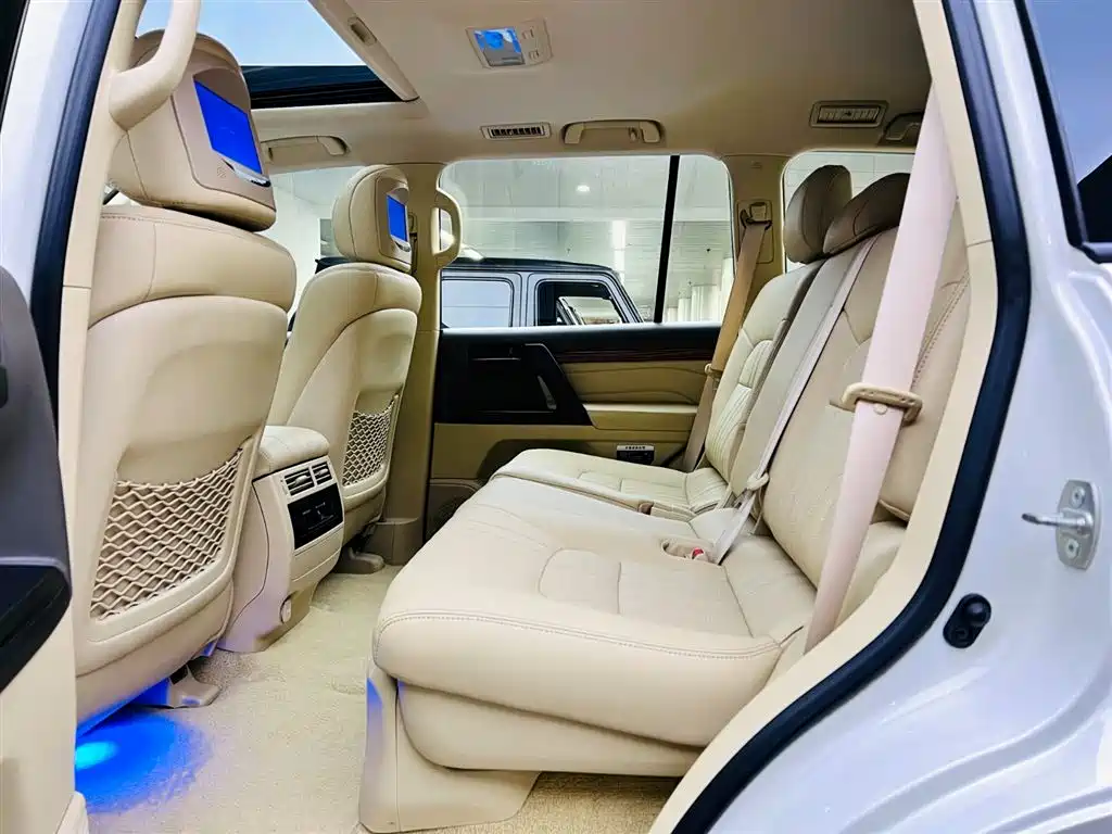 Toyota Land Cruiser 2017 — фото 15