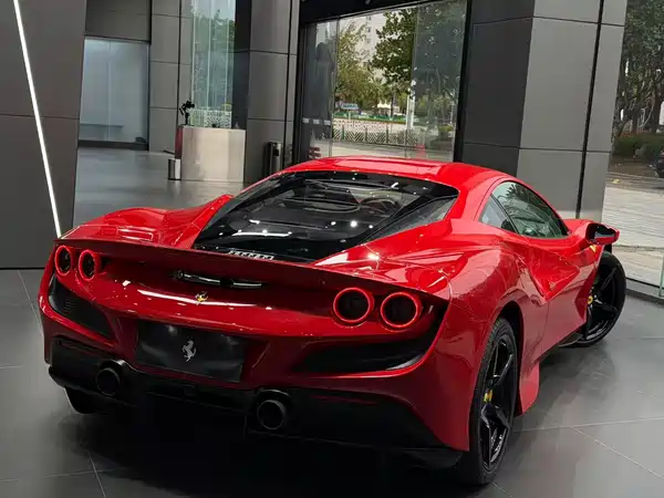 Ferrari F8 2022