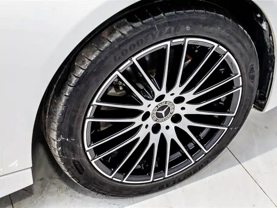 Mercedes-Benz C-Class 2023 — фото 29