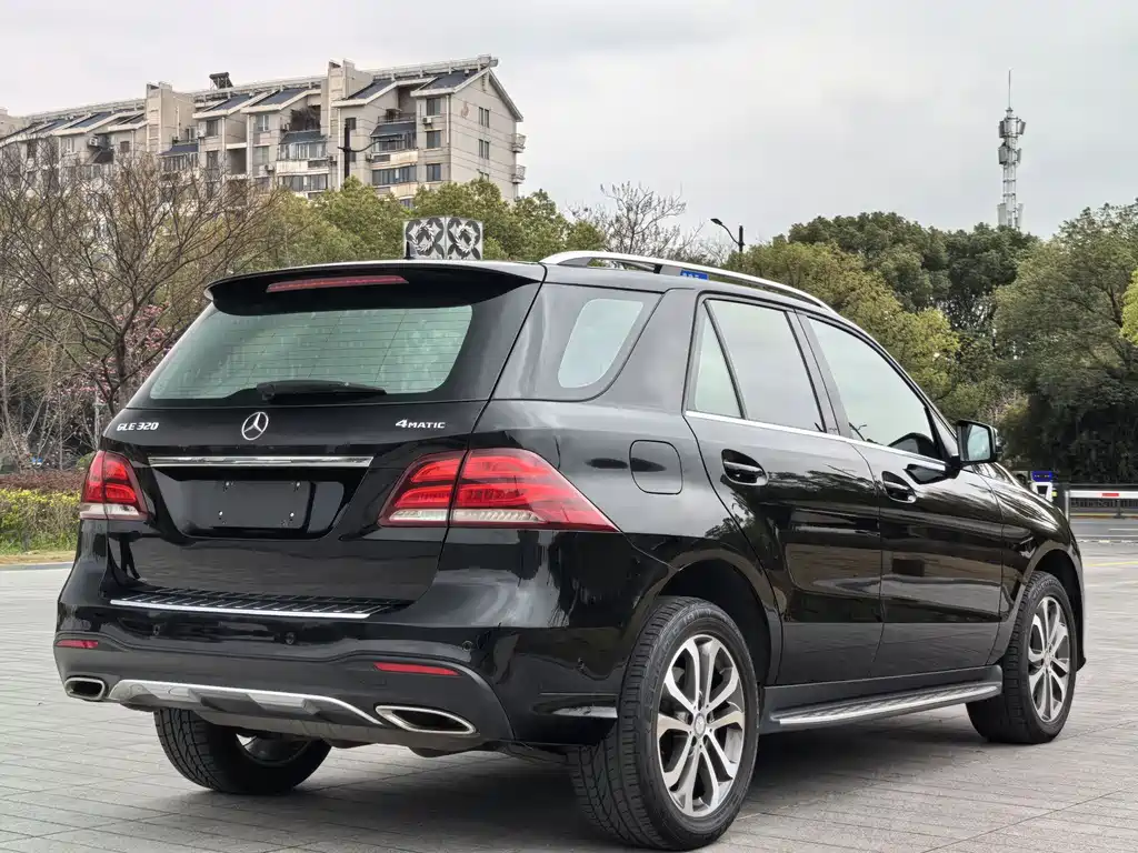 Mercedes-Benz GLE 2017 — фото 6
