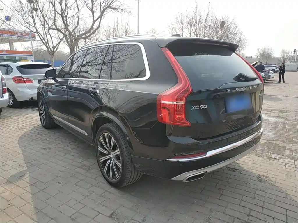 Volvo XC90 2021 — фото 23