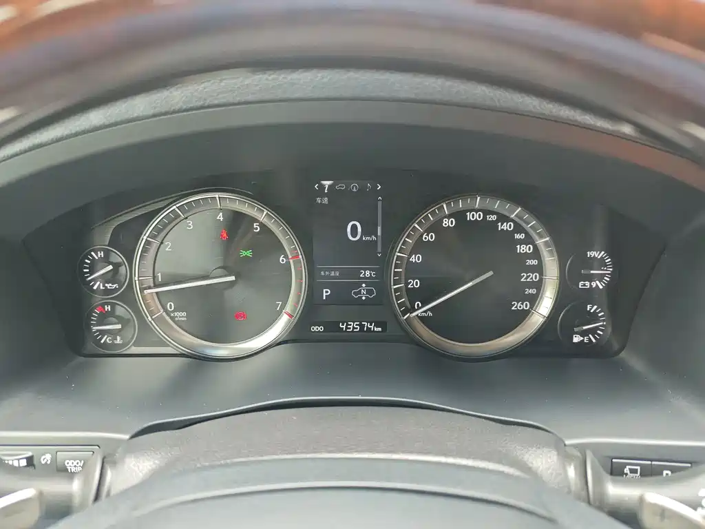 Lexus LX 2016 — фото 16