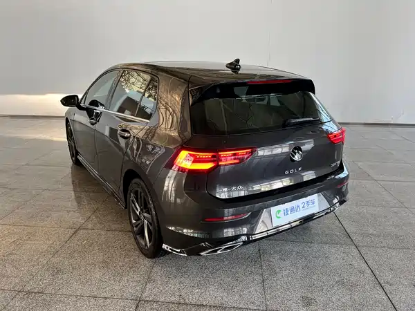 Volkswagen Golf 2024