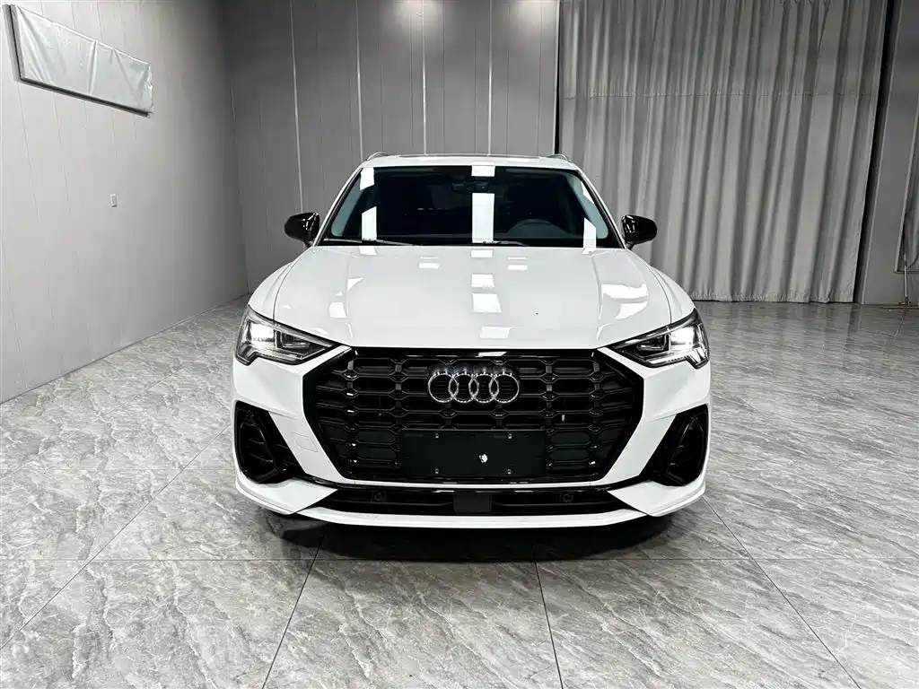 Audi Q3 2022 — фото 2