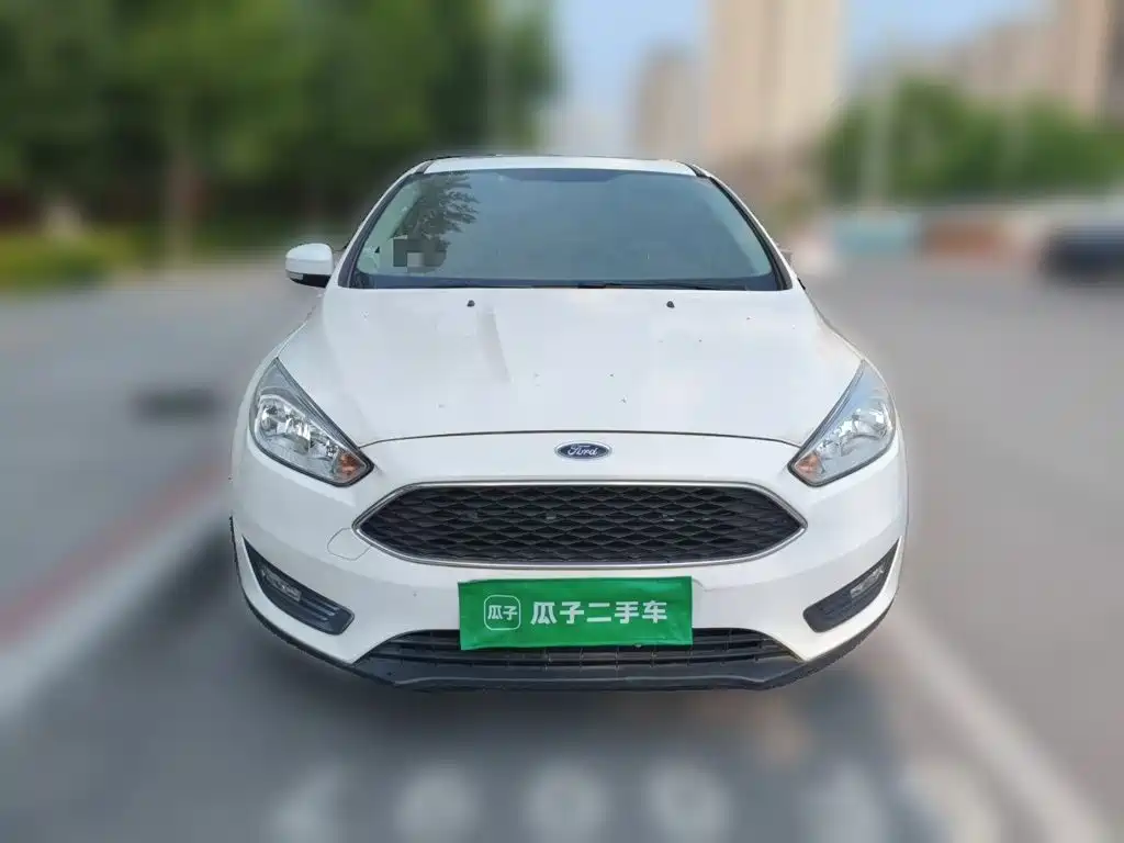 Ford Focus 2018 — фото 24