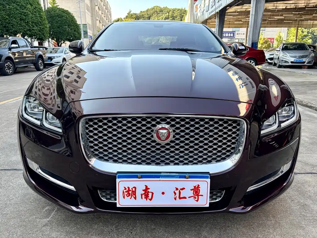 Jaguar XJ 2018 — фото 2