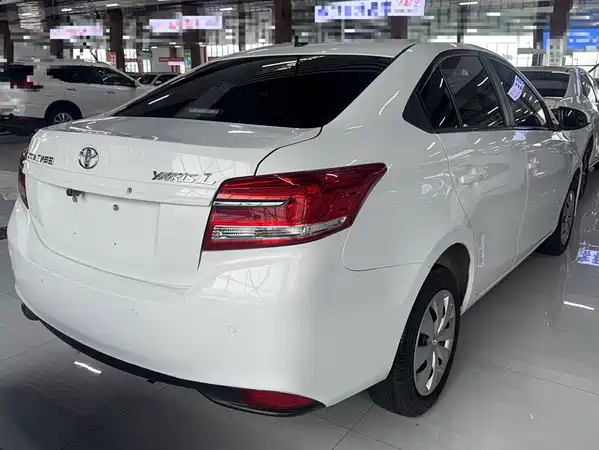 Toyota Yaris L 2020