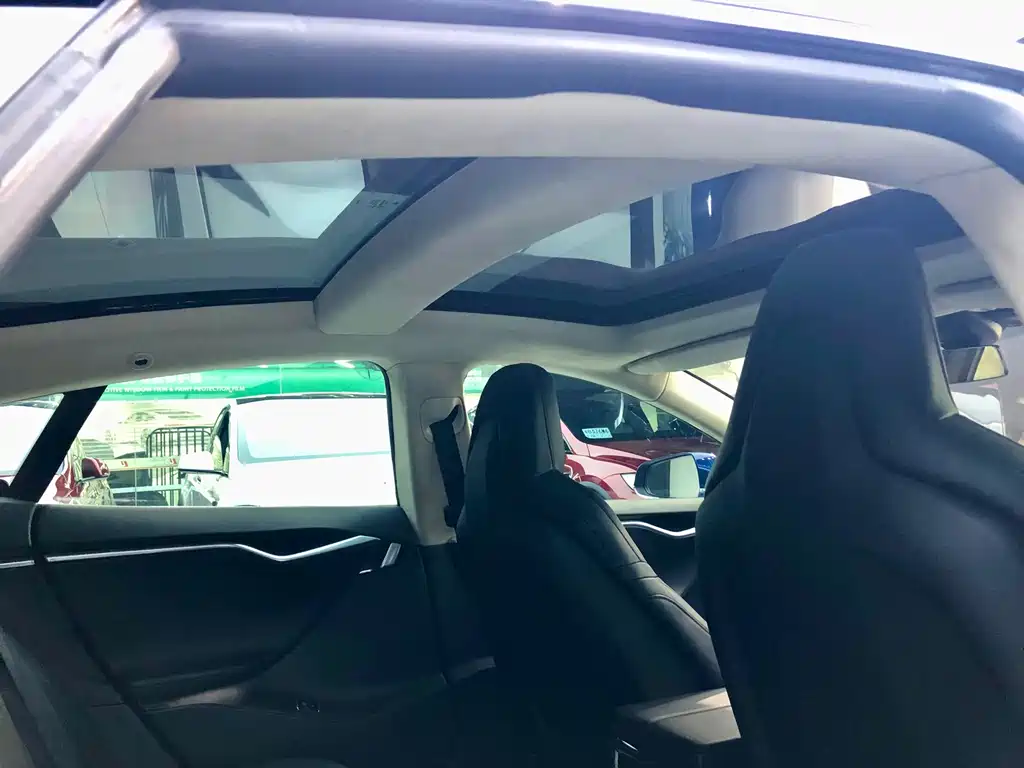 Tesla Model S 2016 — фото 15