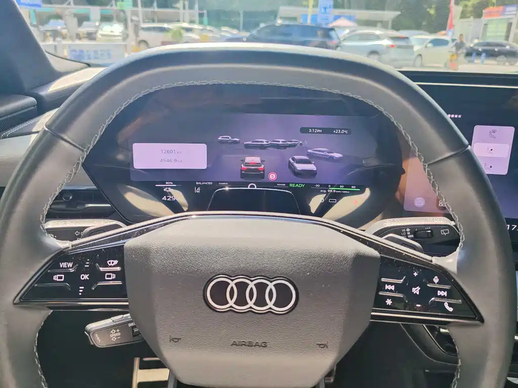 Audi Q6L e-tron 2025 — фото 8