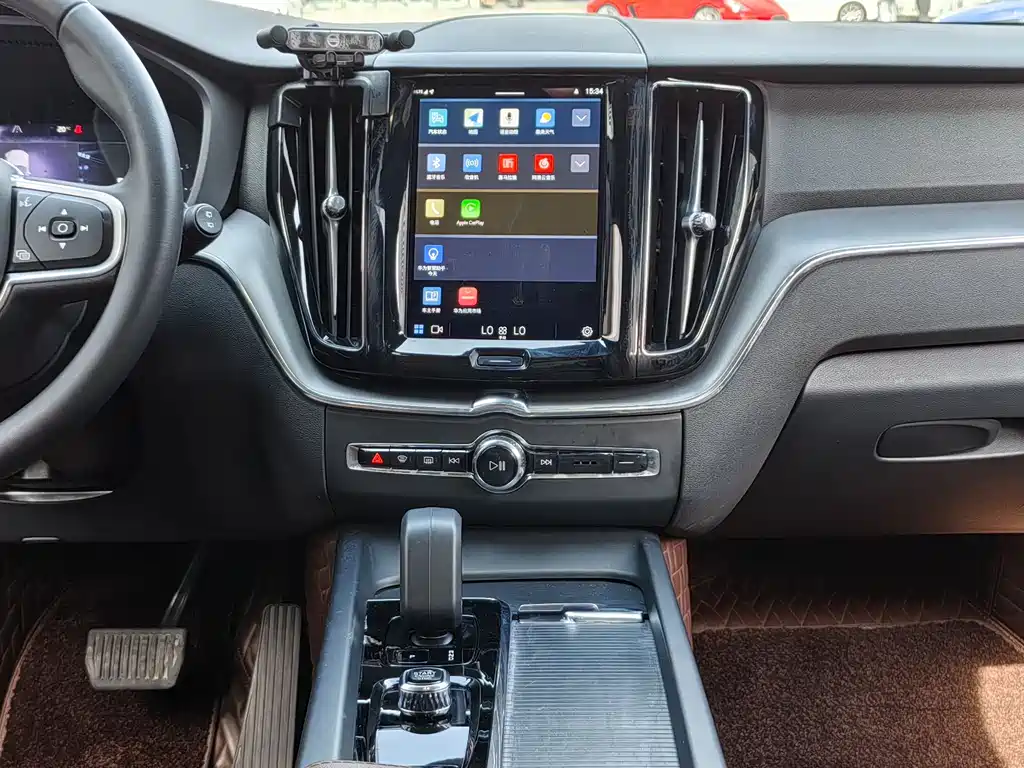 Volvo XC60 2024 — фото 17