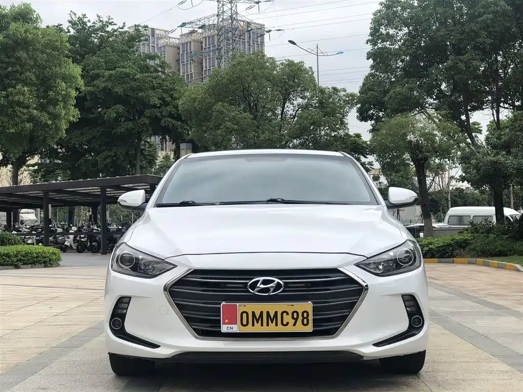 Hyundai Elantra 2017 — фото 2