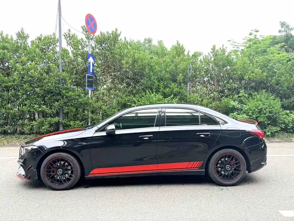 Mercedes-Benz A-Class 2019 — фото 3