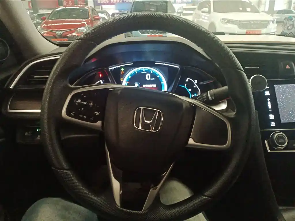 Honda Civic 2019 — фото 11