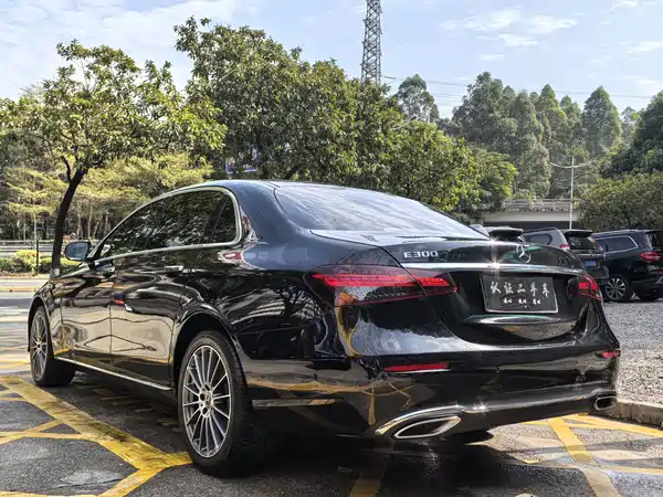 Mercedes-Benz E-Class 2022