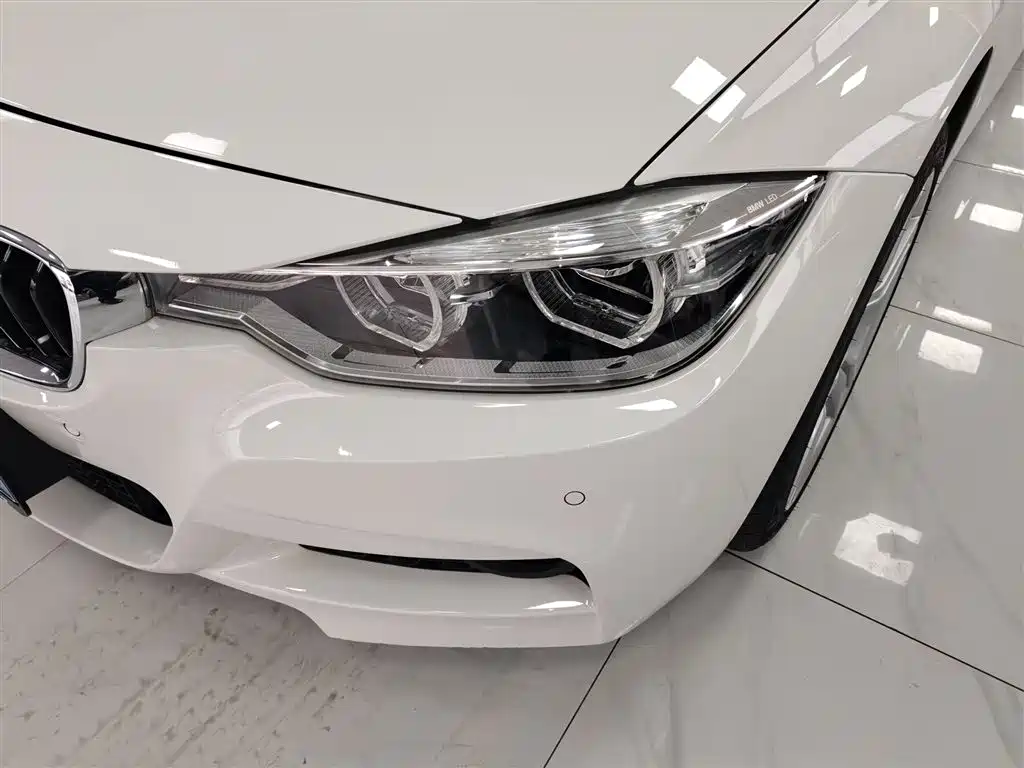 BMW 3 Series 2017 — фото 18