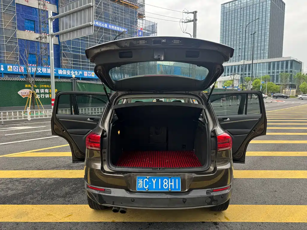Volkswagen Tiguan 2016 — фото 11