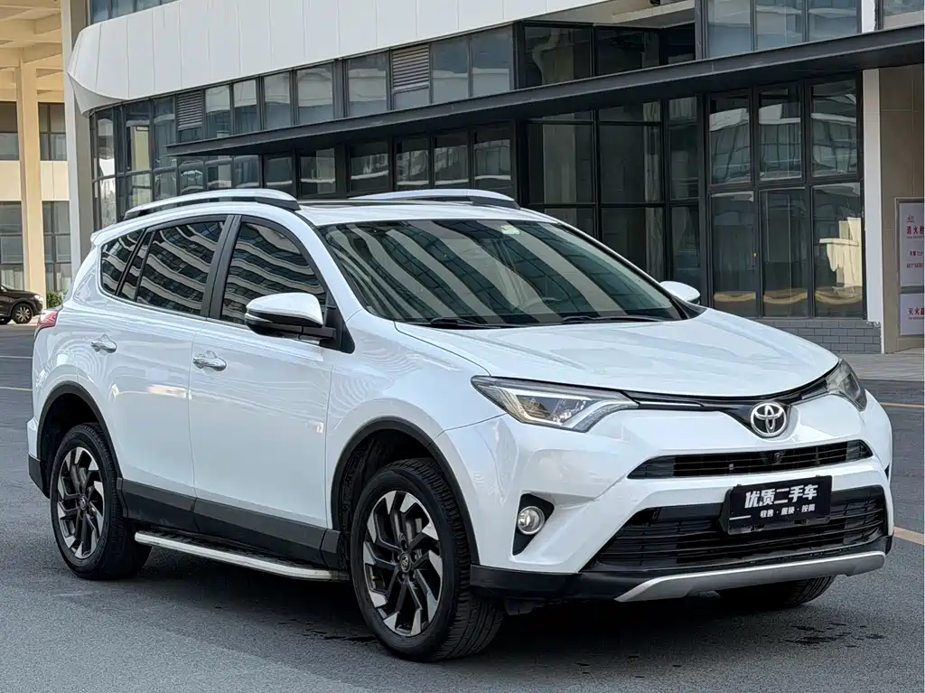 Toyota RAV4 2016 — фото 3