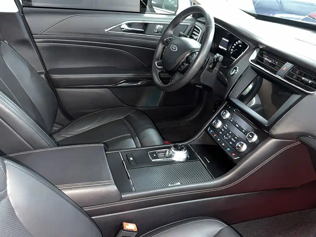 Ford Taurus 2016 — фото 10