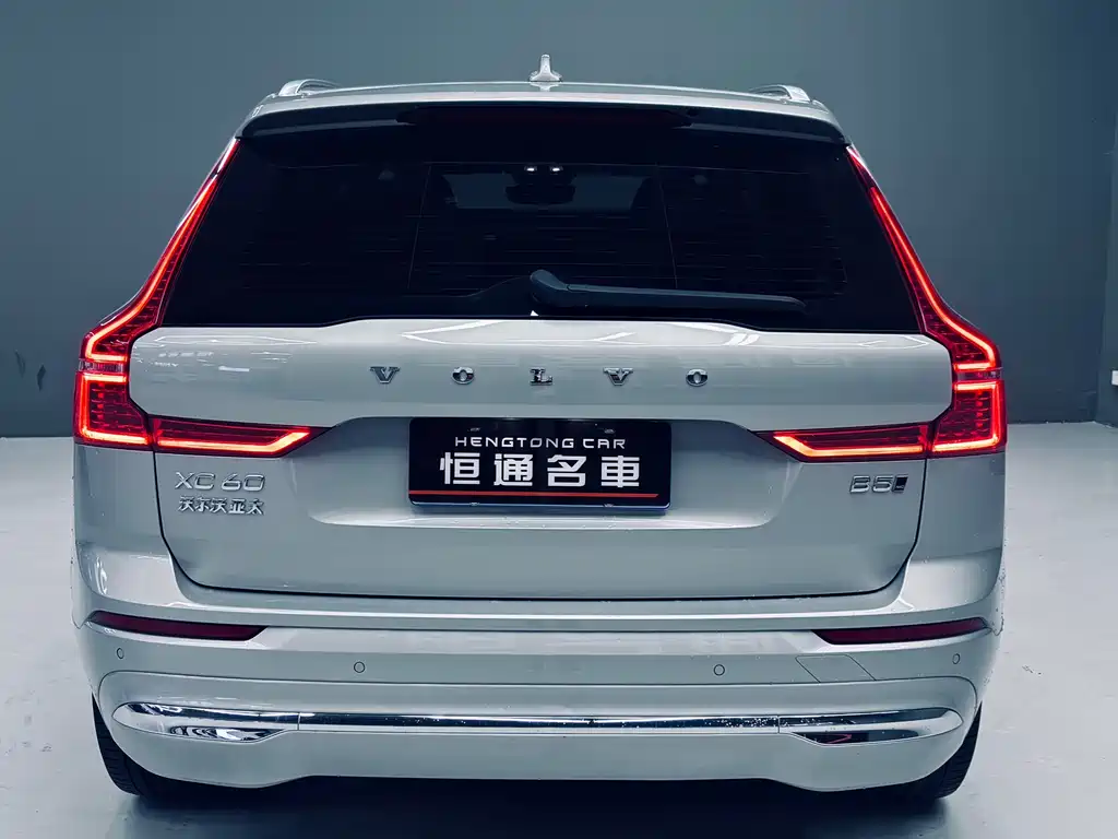 Volvo XC60 2021 — фото 4