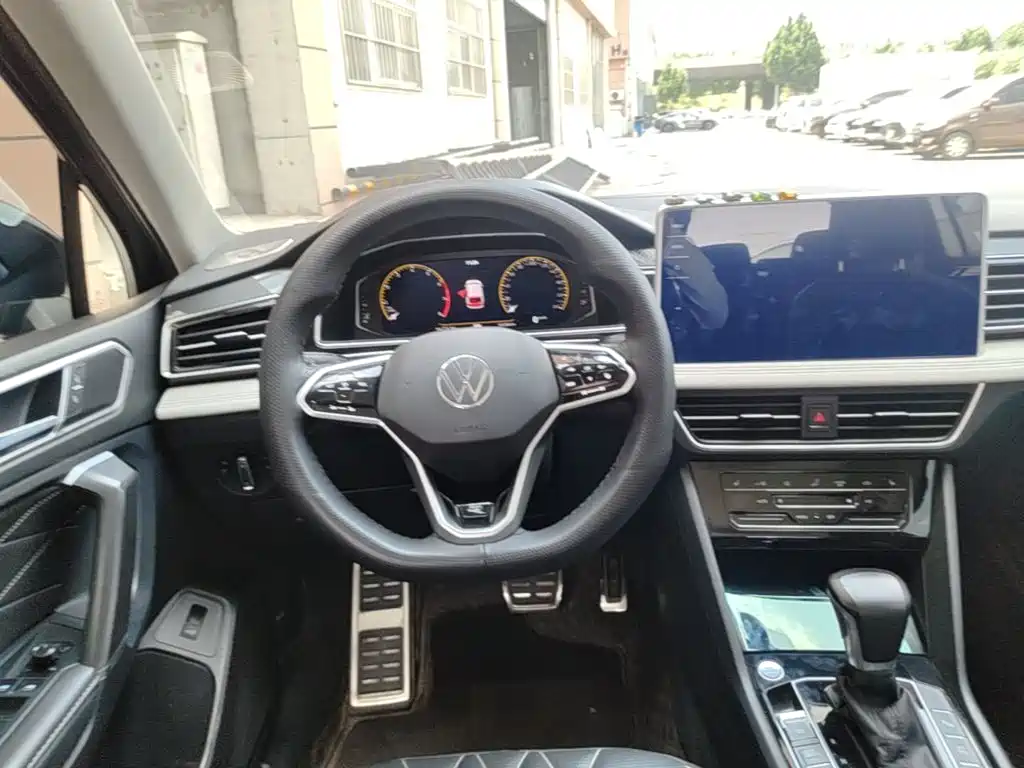 Volkswagen Tiguan L 2022 — фото 17