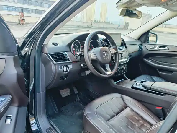 Mercedes-Benz GLE 2016