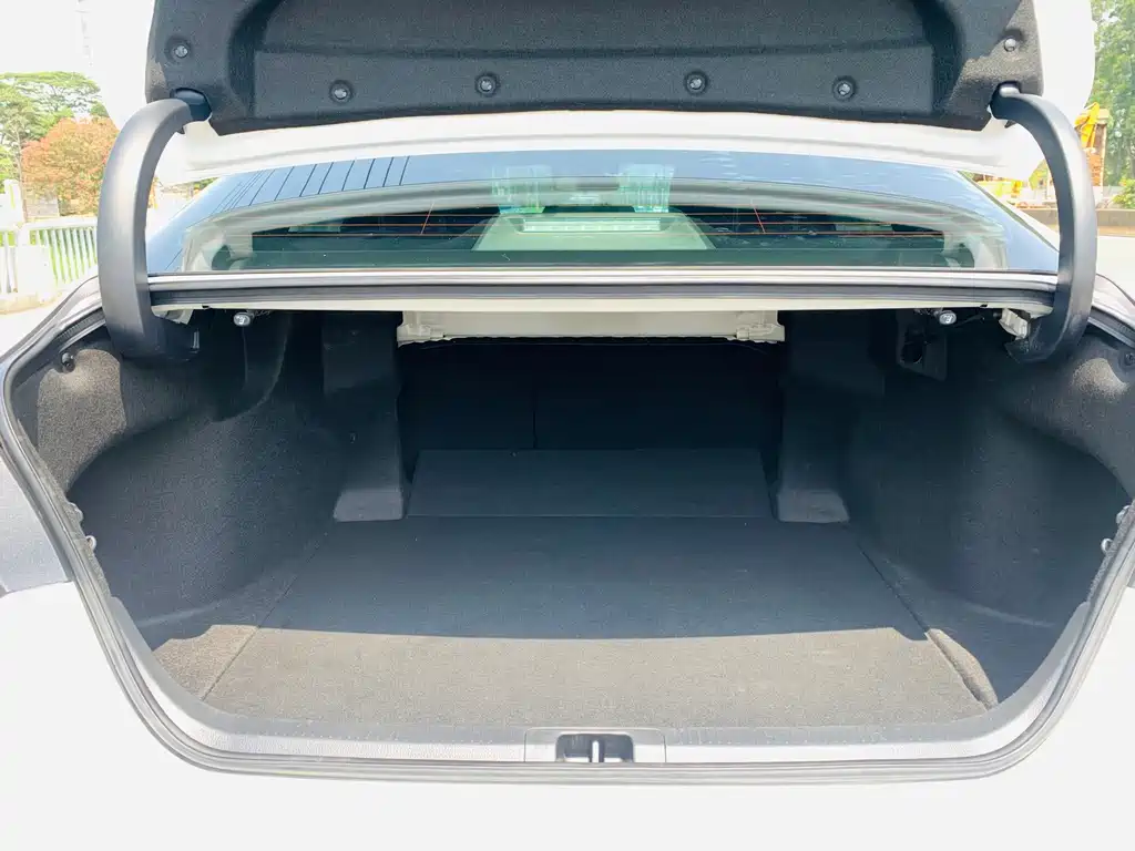 Toyota Camry 2022 — фото 16