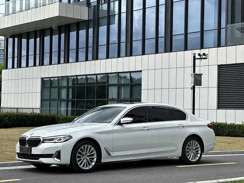 BMW 5 Series 2021 — фото 1