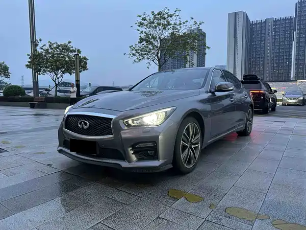Infiniti Q50L 2015