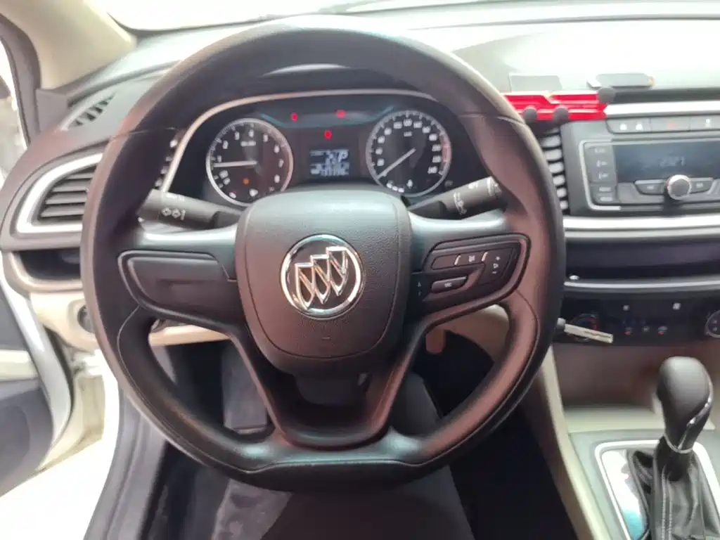 Buick Excelle 2017 — фото 11
