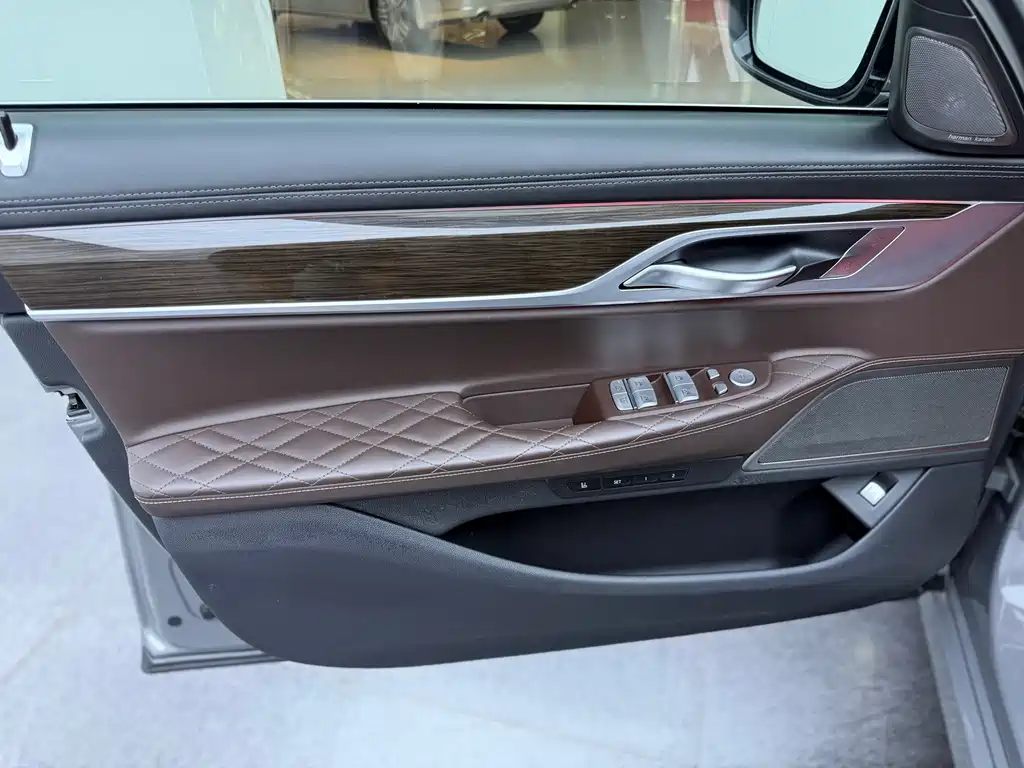 BMW 7 Series 2020 — фото 19