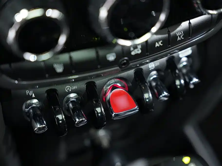 MINI Countryman 2019 — фото 17