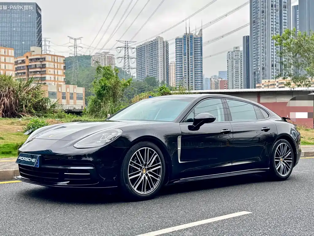 Porsche Panamera 2018 — фото 1