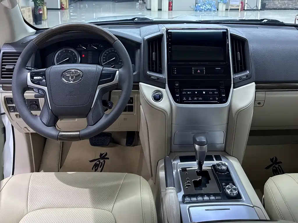 Toyota Land Cruiser 2020 — фото 23