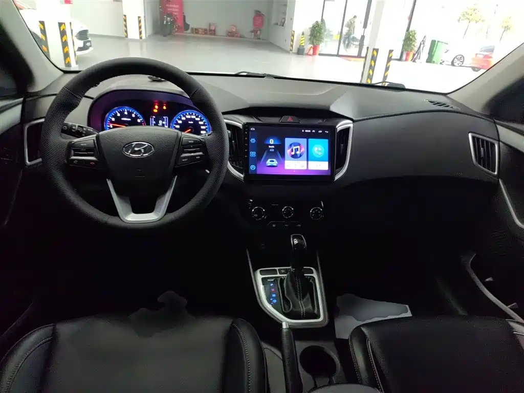 Hyundai ix25 2018 — фото 10